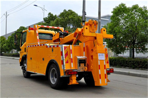 天山路高速路拖车费